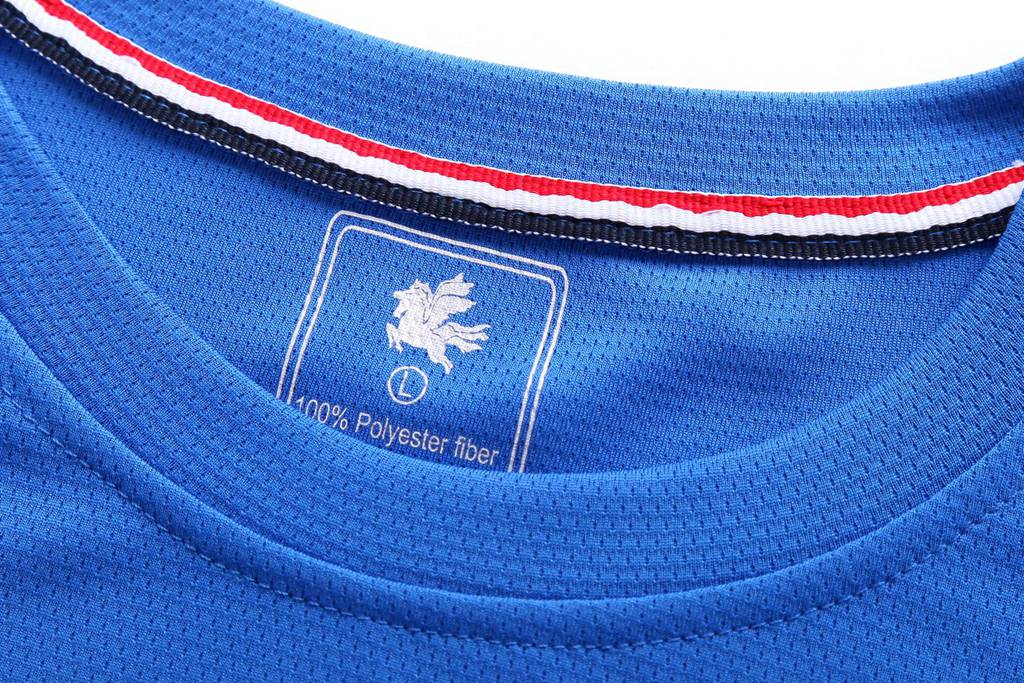 修身運(yùn)動(dòng)短袖 舒適透氣跑步訓(xùn)練速干T恤細(xì)節(jié)展示