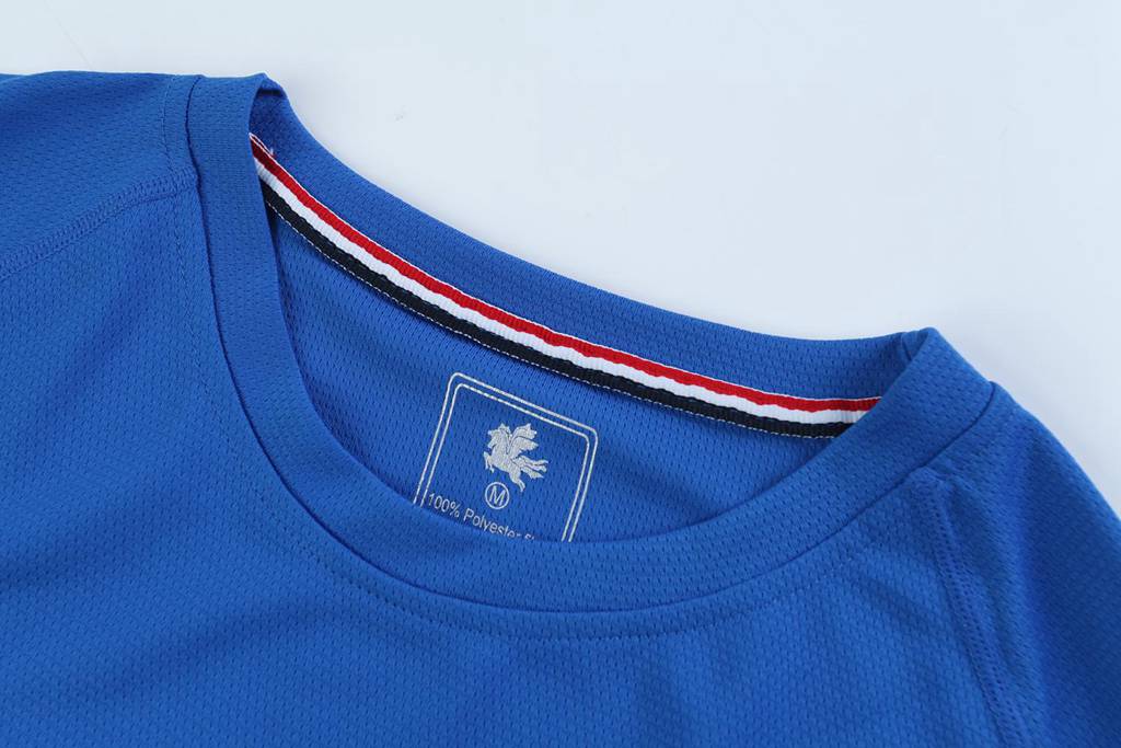 修身運(yùn)動(dòng)短袖 舒適透氣跑步訓(xùn)練速干T恤細(xì)節(jié)展示