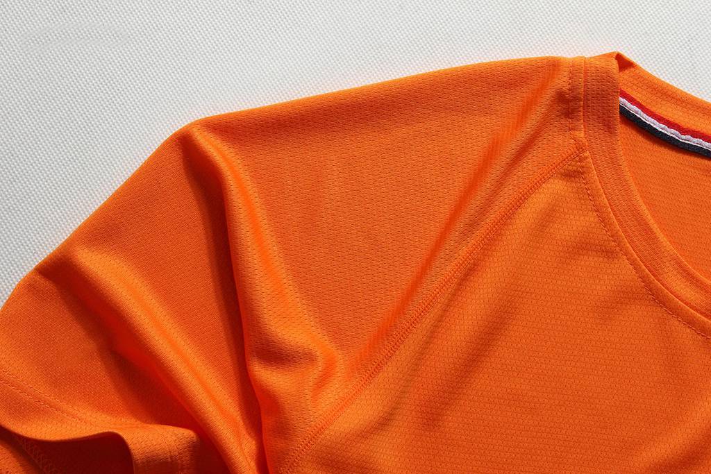 修身運(yùn)動(dòng)短袖 舒適透氣跑步訓(xùn)練速干T恤細(xì)節(jié)展示