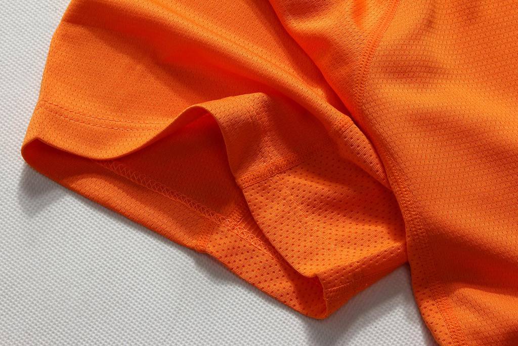 修身運(yùn)動(dòng)短袖 舒適透氣跑步訓(xùn)練速干T恤細(xì)節(jié)展示