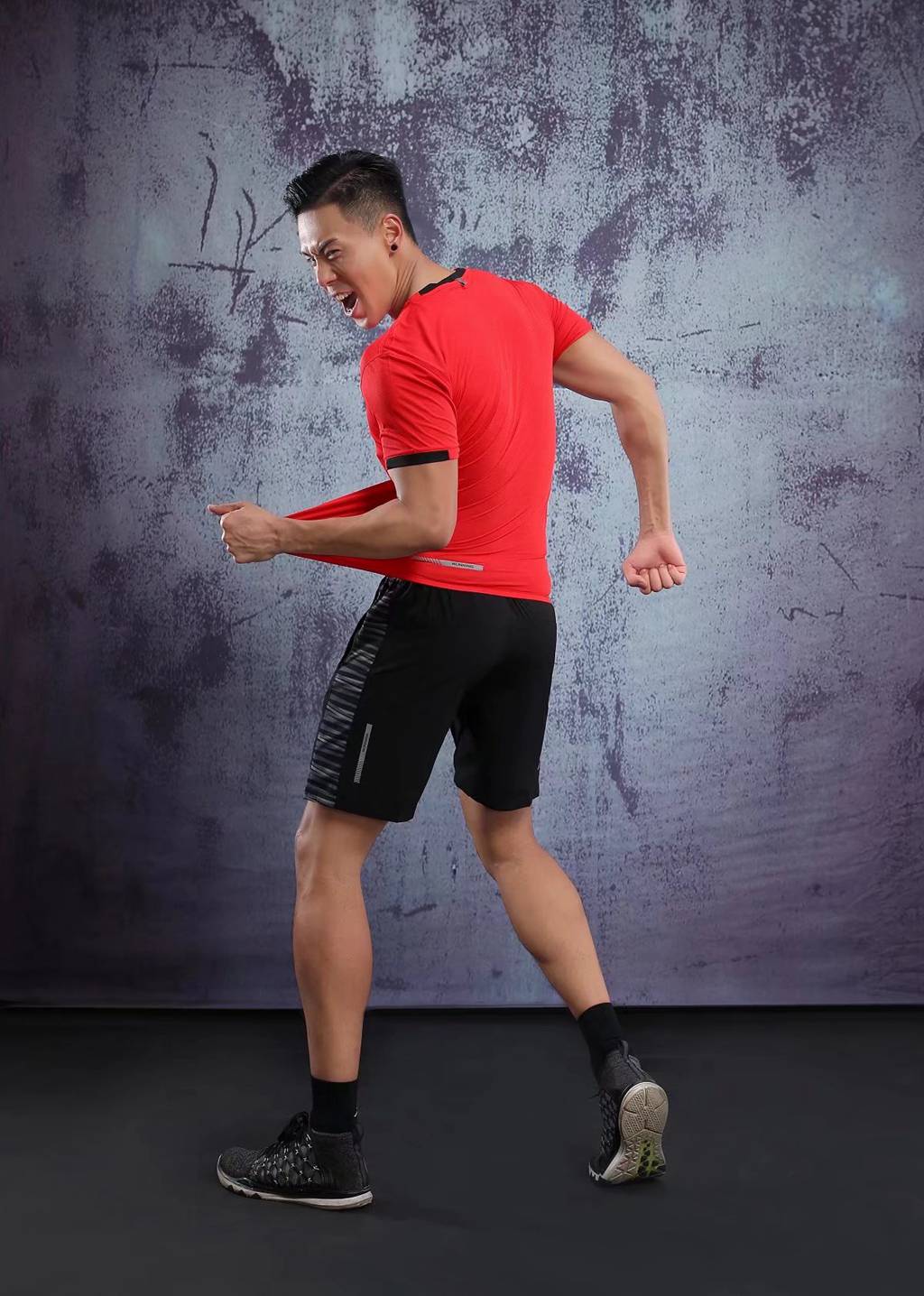 春夏新品 圓領(lǐng)短袖T恤 時尚運動文化衫 大紅色