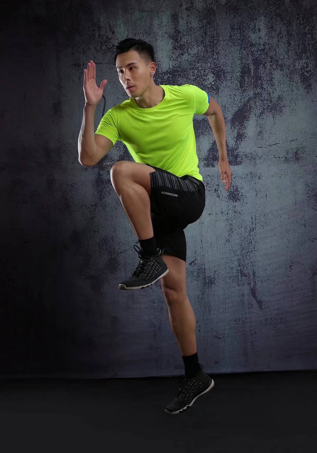 春夏新品 圓領(lǐng)短袖T恤 時(shí)尚運(yùn)動文化衫 熒光綠