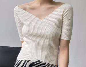 v領是什么樣子的？訂做v領衣服的優點有哪些呢？